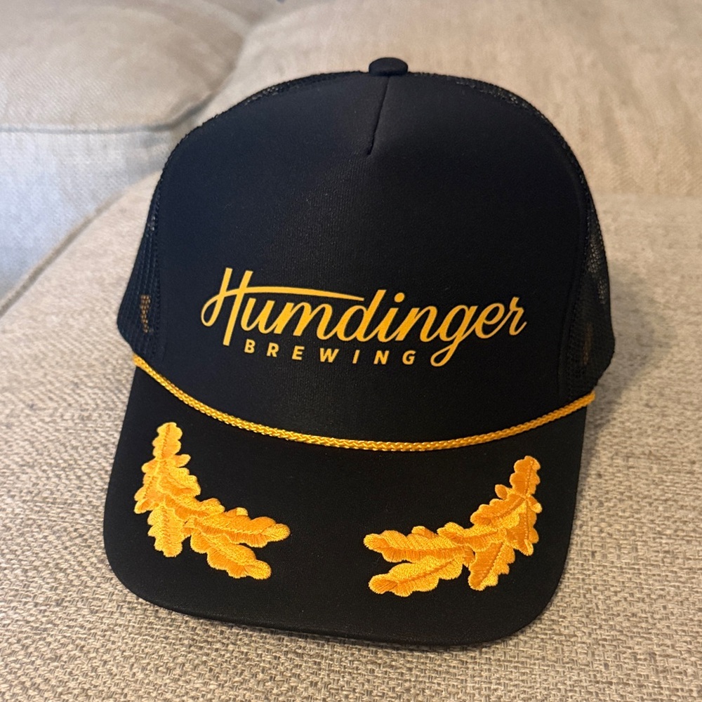 Humdinger Brewing Black and Gold Cap